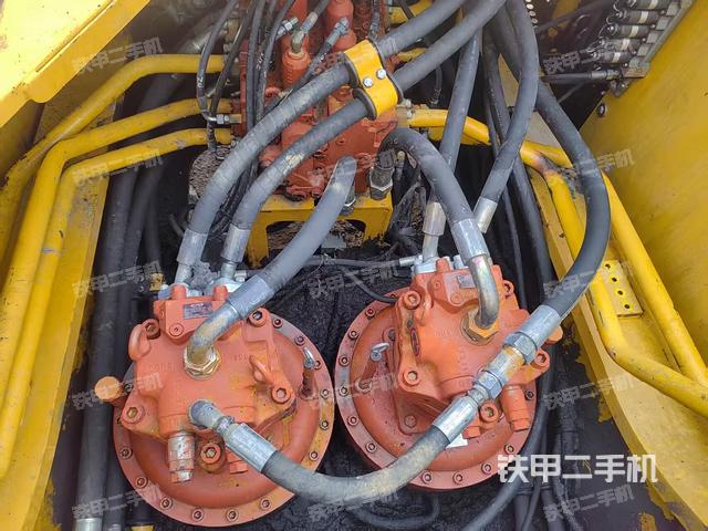 回轉(zhuǎn)馬達(dá)和主控閥(整機(jī)外觀) 回轉(zhuǎn)馬達(dá)和主控閥(整機(jī)外觀)