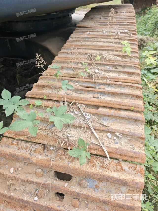 单侧履带整体(整机外观) 单侧履带整体(整机外观)