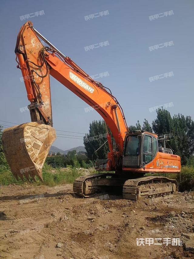 斗山DX380LC挖掘機(jī)