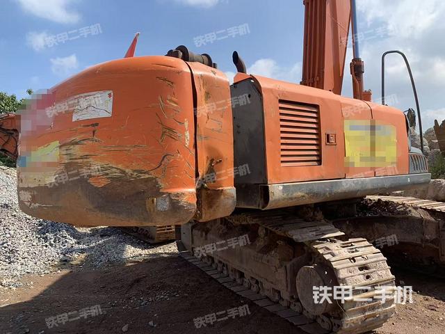 整機(jī)右后45°(整機(jī)外觀) 整機(jī)右后45°(整機(jī)外觀)
