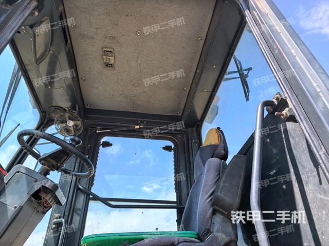 驾驶室外顶全景(压路机驾驶室) 驾驶室外顶全景(压路机驾驶室)