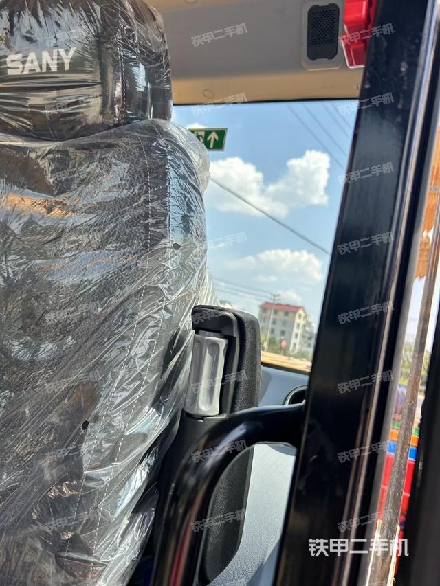 后窗玻璃角标(驾驶室部分) 后窗玻璃角标(驾驶室部分)