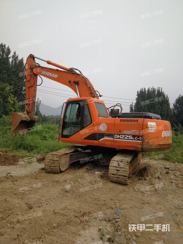斗山DH225LC-7挖掘機(jī)