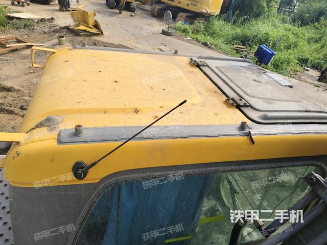 驾驶室顶部俯视(上车部件) 驾驶室顶部俯视(上车部件)