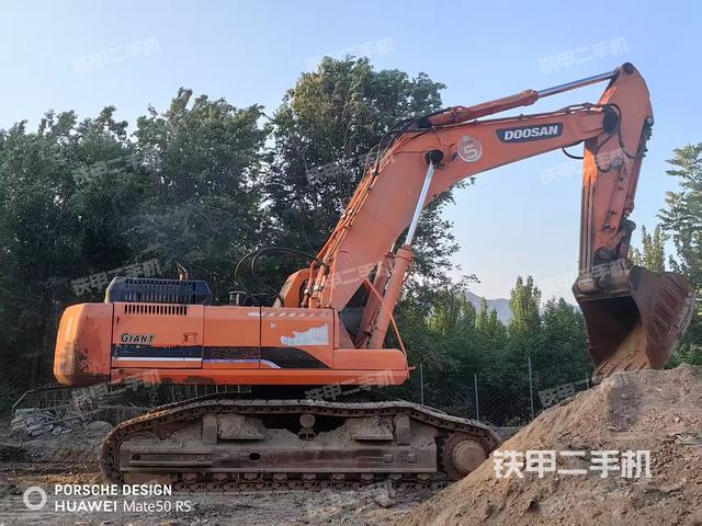 整機(jī)右后45°(整機(jī)外觀) 整機(jī)右后45°(整機(jī)外觀)