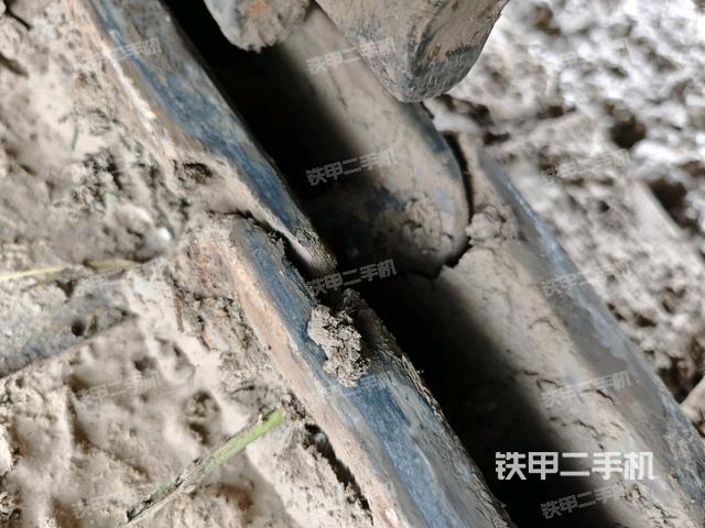 左驱动轮(行走机构) 左驱动轮(行走机构)