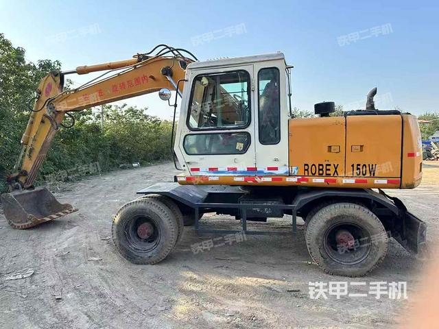 現代R130W-3挖掘機