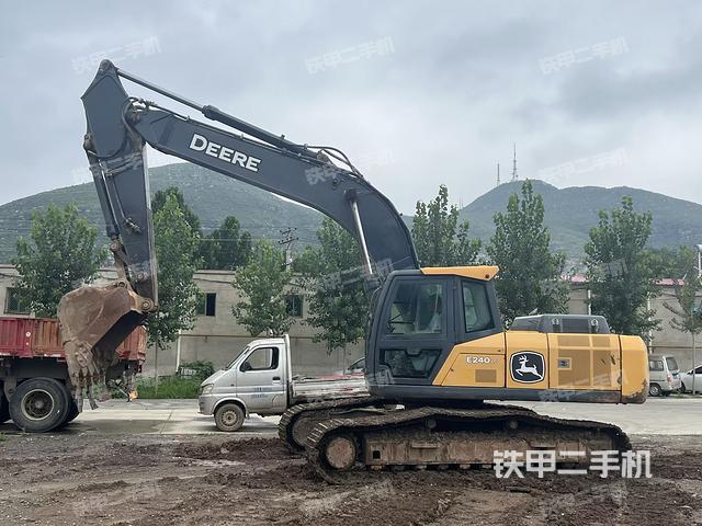 約翰迪爾E240LC挖掘機