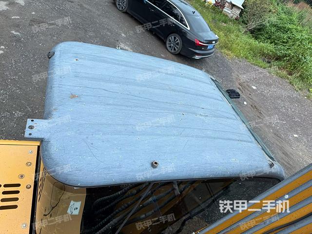 駕駛室頂部(整機外觀) 駕駛室頂部(整機外觀)