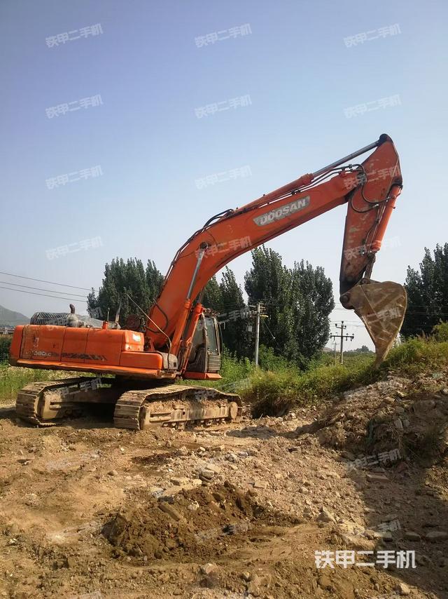 整机右后45°(整机外观) 整机右后45°(整机外观)