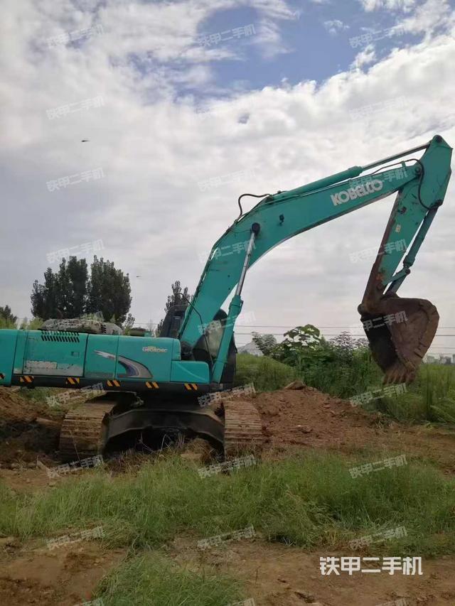 整機(jī)右后45°(整機(jī)外觀) 整機(jī)右后45°(整機(jī)外觀)