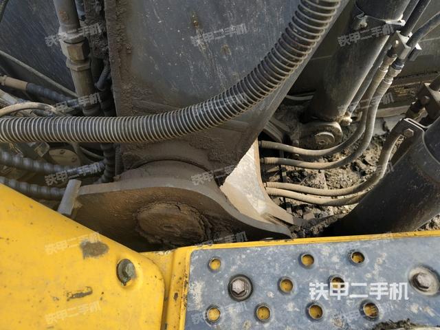 大臂根部 斜视(工作和回转装置) 大臂根部 斜视(工作和回转装置)