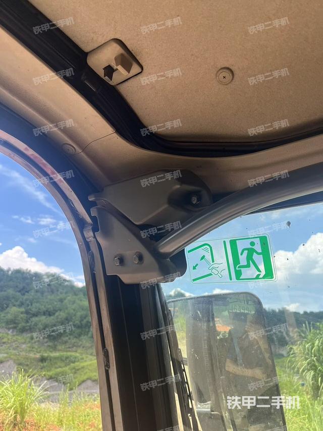 座椅后部(駕駛室部分) 座椅后部(駕駛室部分)