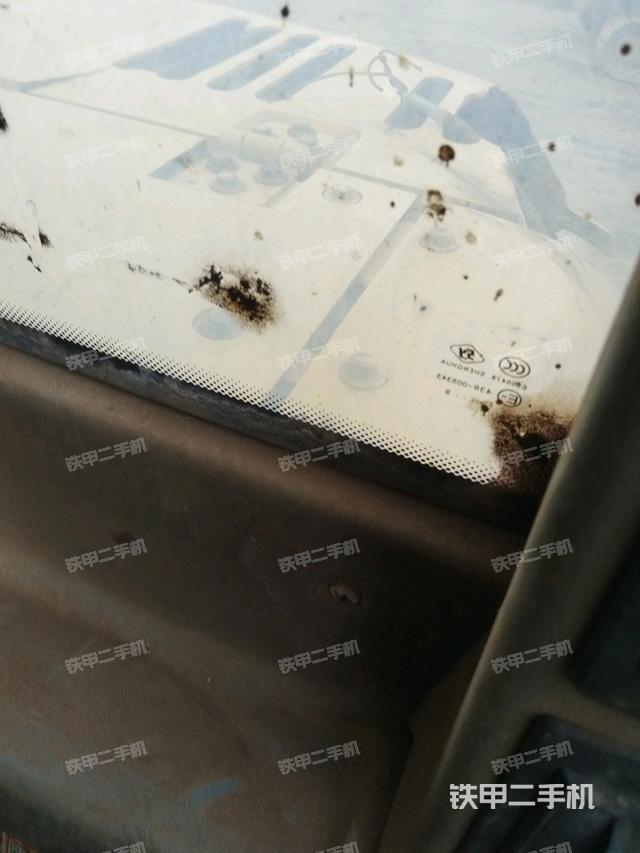 后窗玻璃角标(驾驶室部分) 后窗玻璃角标(驾驶室部分)