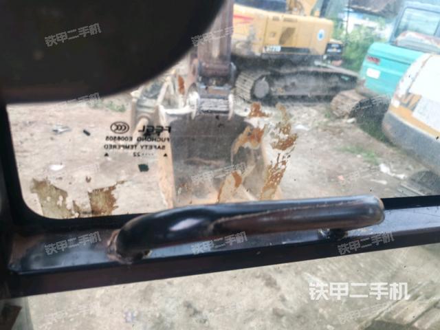 座椅后部(驾驶室部分) 座椅后部(驾驶室部分)