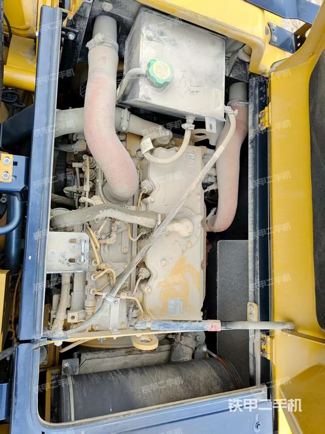 发动机整体俯视(整机外观) 发动机整体俯视(整机外观)