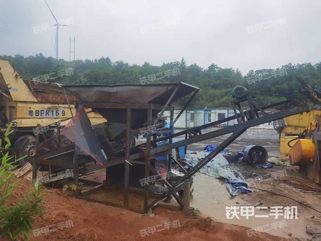 整機(jī)右側(cè)(設(shè)備外觀及核心部件) 整機(jī)右側(cè)(設(shè)備外觀及核心部件)