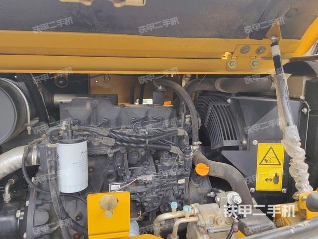 发动机整体俯视(整机外观) 发动机整体俯视(整机外观)