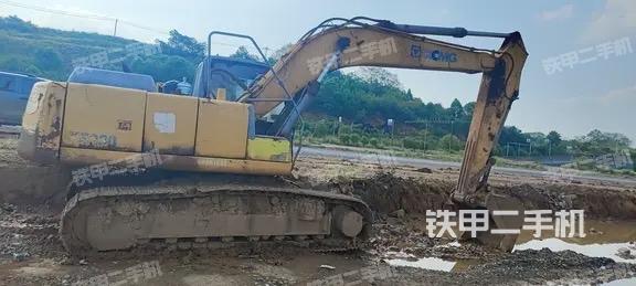 单侧履带整体(整机外观) 单侧履带整体(整机外观)