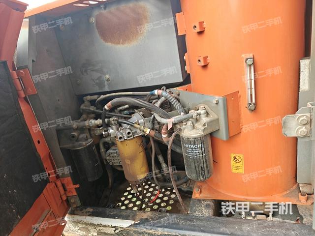 散熱器正面(大件艙室) 散熱器正面(大件艙室)