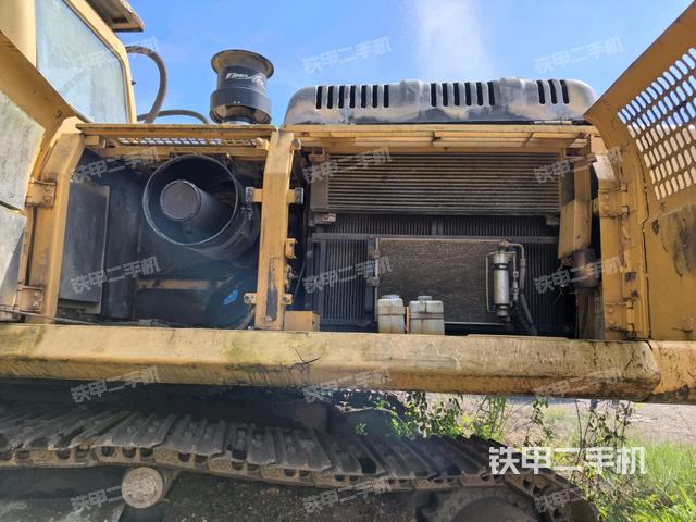 散熱器正面(大件艙室) 散熱器正面(大件艙室)