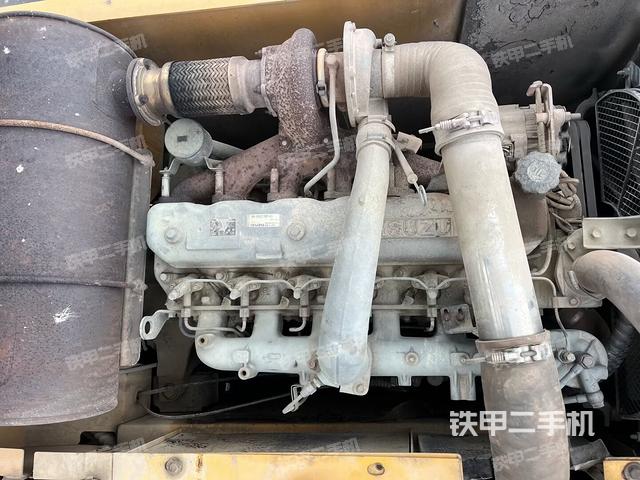 发动机整体俯视(整机外观) 发动机整体俯视(整机外观)