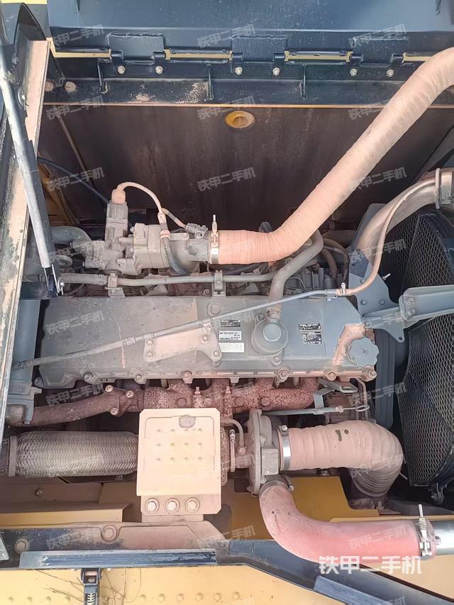 发动机整体俯视(整机外观) 发动机整体俯视(整机外观)