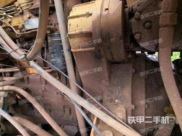 发动机右侧全景(压路机发动机舱) 发动机右侧全景(压路机发动机舱)