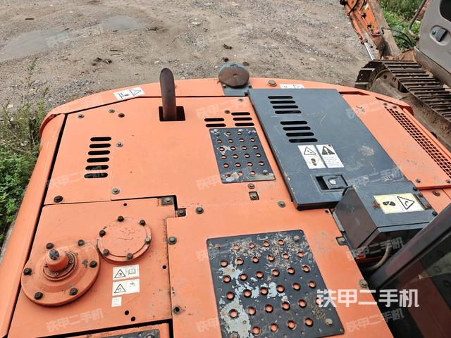 氣門室蓋螺絲特寫(上車部件) 氣門室蓋螺絲特寫(上車部件)