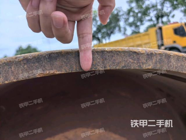 前轮右侧减震块连接及部件(压路机前后车架) 前轮右侧减震块连接及部件(压路机前后车架)