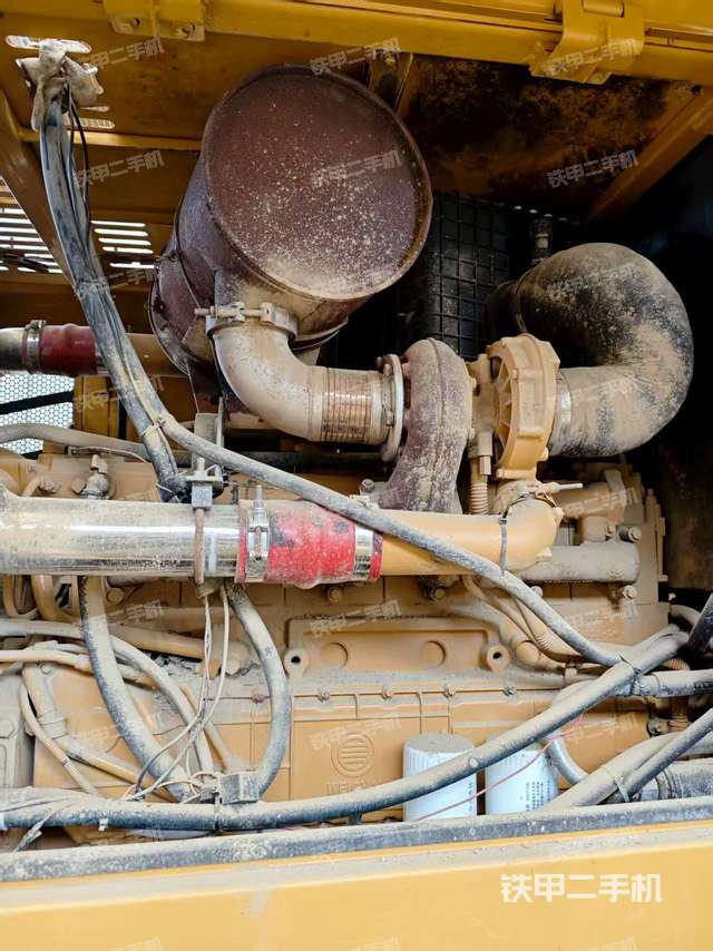 發(fā)動機(jī)右側(cè)(整機(jī)外觀及大件) 發(fā)動機(jī)右側(cè)(整機(jī)外觀及大件)