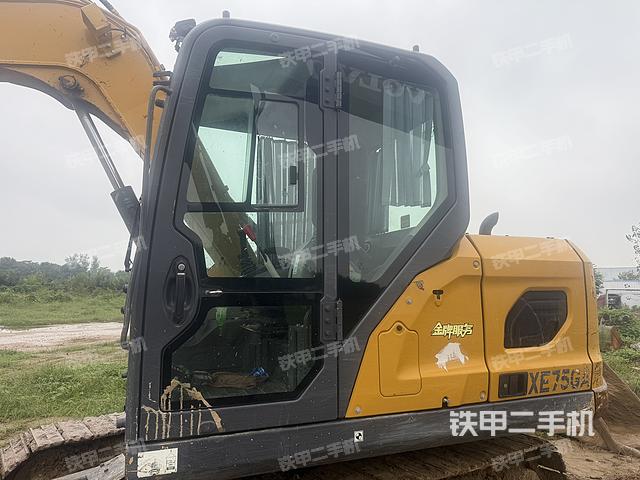 驾驶室整体(整机外观) 驾驶室整体(整机外观)