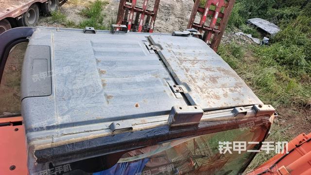 駕駛室頂部俯視(上車(chē)部件) 駕駛室頂部俯視(上車(chē)部件)