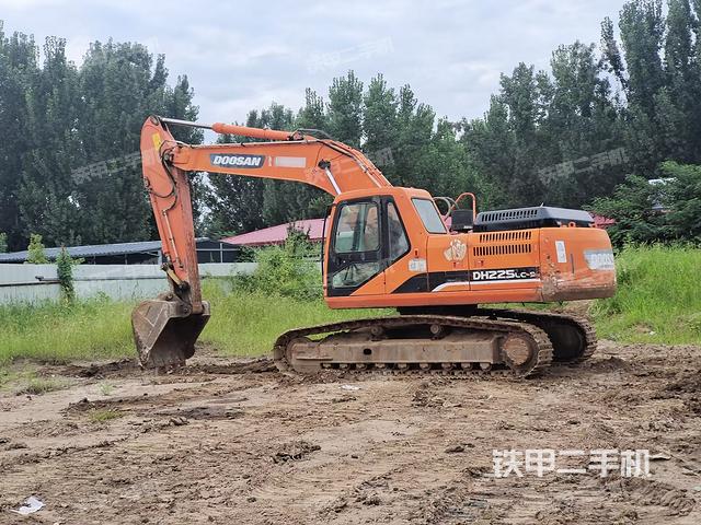 斗山DH225LC-9挖掘机