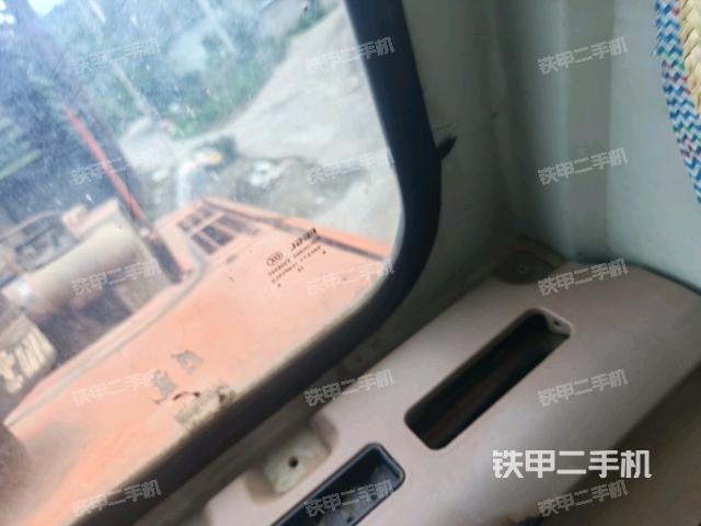 驾驶室左后45度(驾驶室部分) 驾驶室左后45度(驾驶室部分)