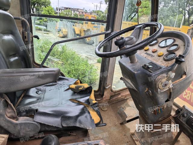 后玻璃角标(压路机驾驶室) 后玻璃角标(压路机驾驶室)