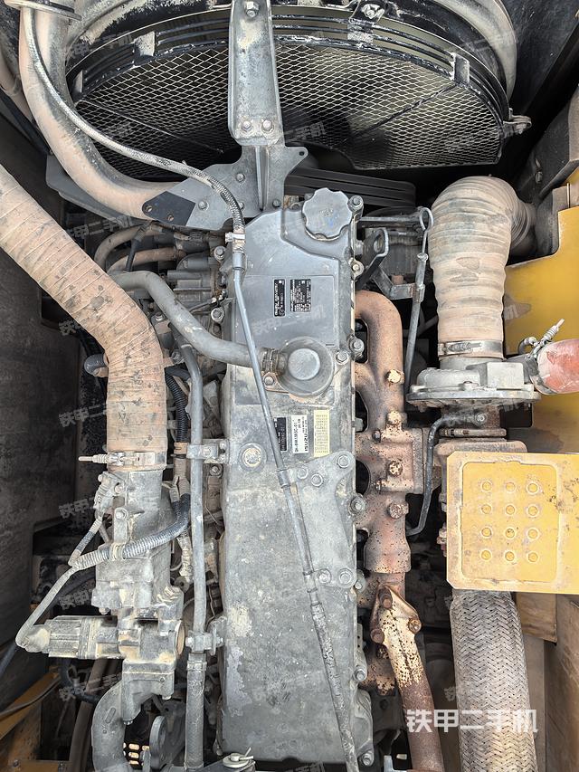 發(fā)動機整體俯視(整機外觀) 發(fā)動機整體俯視(整機外觀)