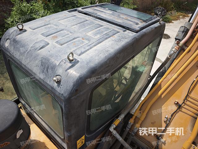 駕駛室頂部(整機外觀) 駕駛室頂部(整機外觀)