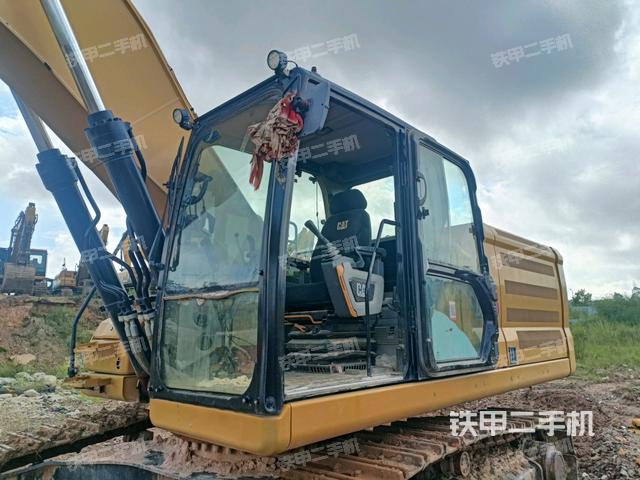 駕駛室整體(整機外觀) 駕駛室整體(整機外觀)