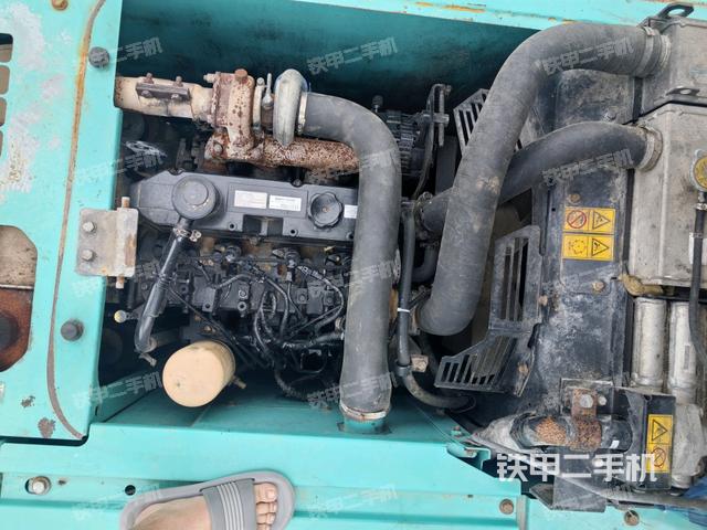 發(fā)動(dòng)機(jī)整體俯視(整機(jī)外觀) 發(fā)動(dòng)機(jī)整體俯視(整機(jī)外觀)