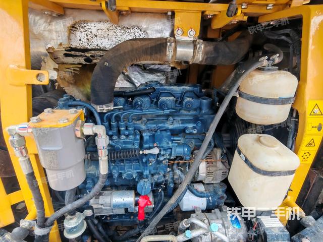 發(fā)動(dòng)機(jī)整體俯視(整機(jī)外觀) 發(fā)動(dòng)機(jī)整體俯視(整機(jī)外觀)