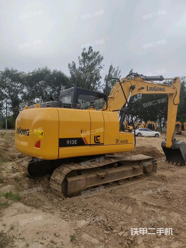 整机右后45°(整机外观) 整机右后45°(整机外观)