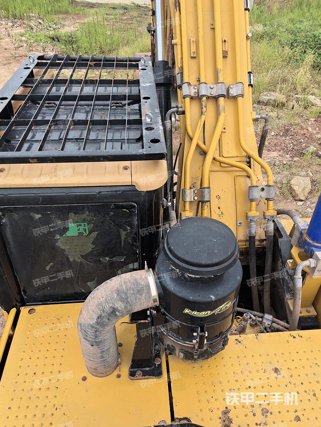 駕駛室頂部(整機外觀) 駕駛室頂部(整機外觀)
