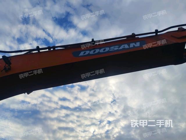 大臂整体 右侧(工作和回转装置) 大臂整体 右侧(工作和回转装置)