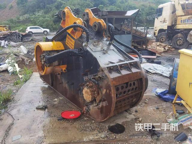 整機(jī)左側(cè)(設(shè)備外觀及核心部件) 整機(jī)左側(cè)(設(shè)備外觀及核心部件)