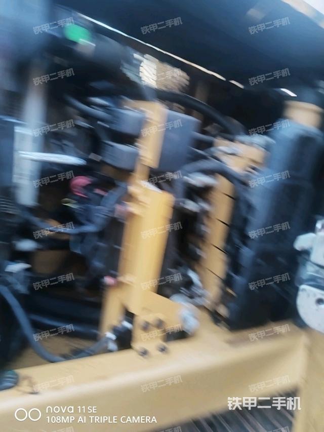 回轉(zhuǎn)馬達和主控閥（整機外觀）