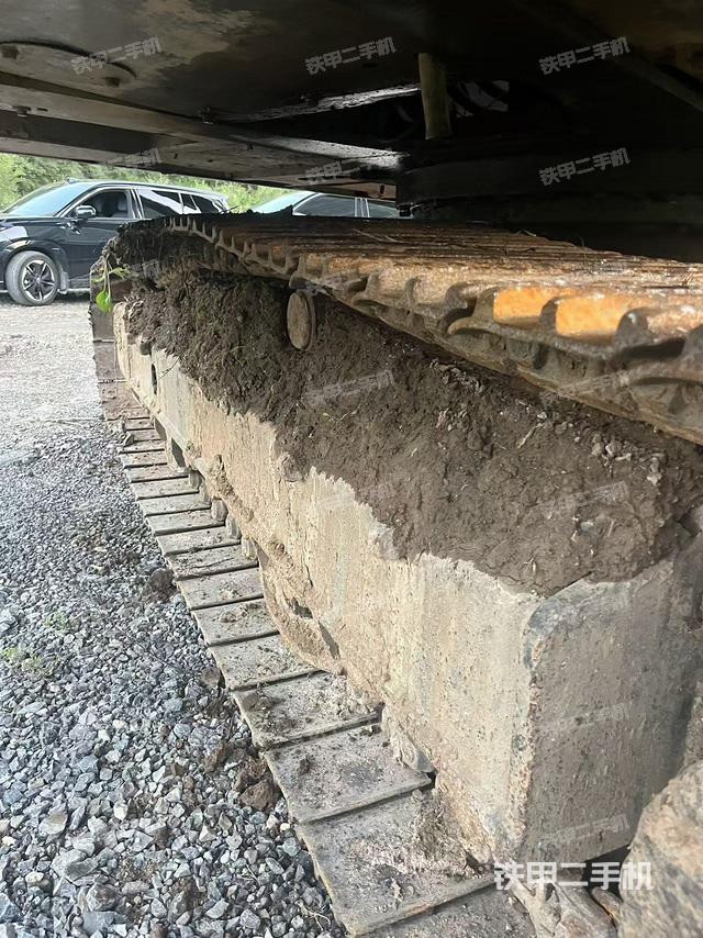 單側(cè)履帶整體(整機外觀) 單側(cè)履帶整體(整機外觀)