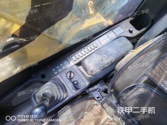 座椅右側(cè)控制臺(tái)/鑰匙門/油門/含右手柄(駕駛室部分) 座椅右側(cè)控制臺(tái)/鑰匙門/油門/含右手柄(駕駛室部分)