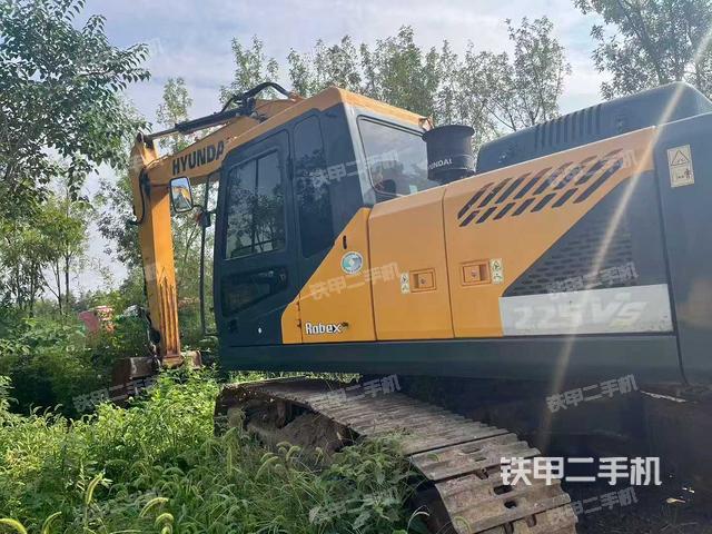现代R215LVS挖掘机