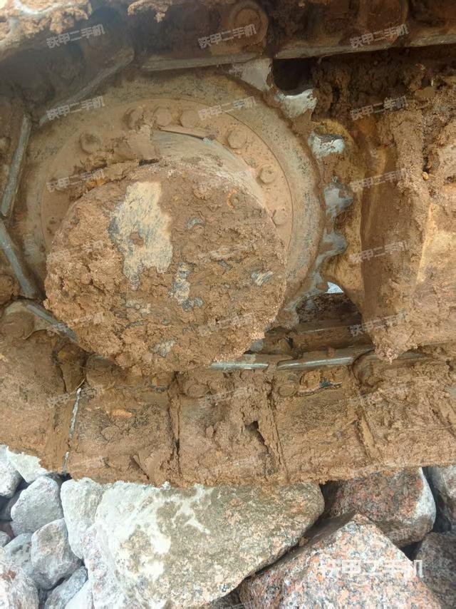 驾驶室顶部（整机外观）